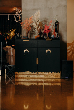 chest of drawers in the Gvidon bar