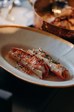 Restaurant dishes made from crabs