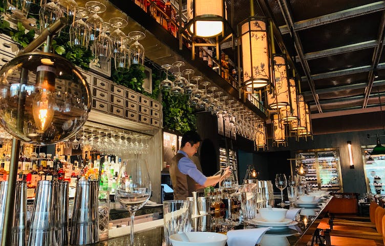Bartender work standards in an establishment
